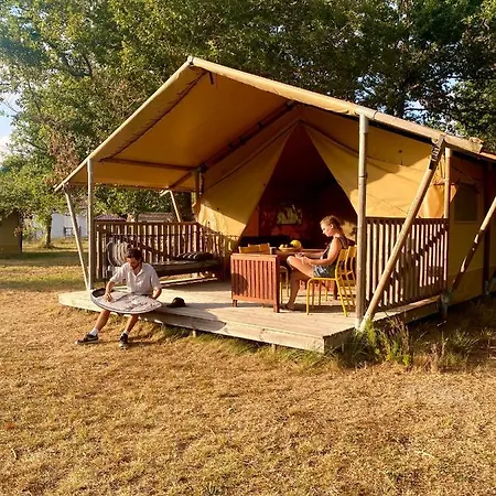 Luxury tent La Kahute - Tente Au Coeur De La Foret *