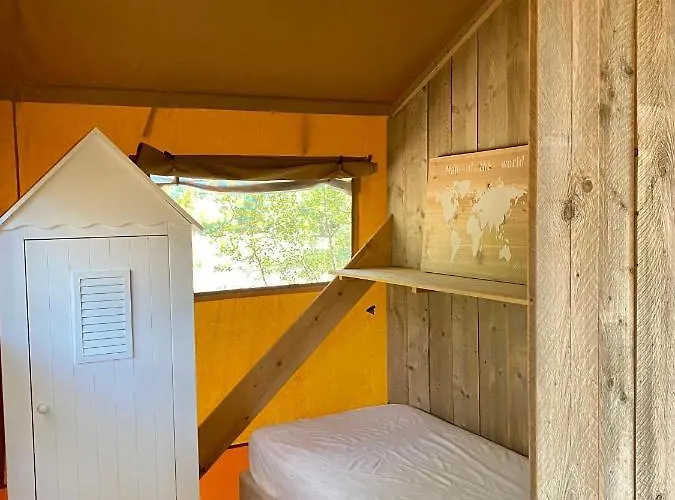 La Kahute - Tente Au Coeur De La Foret אוהל מפואר